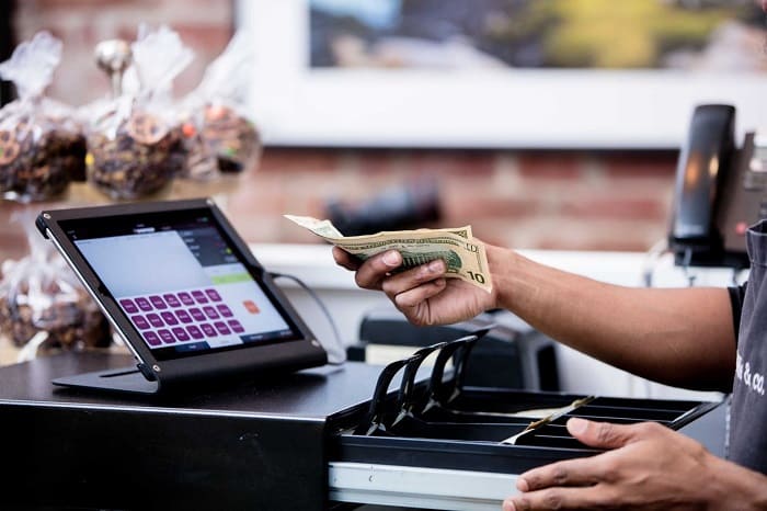 Use Electronic Cash Register for Easy Tracking and Transactions